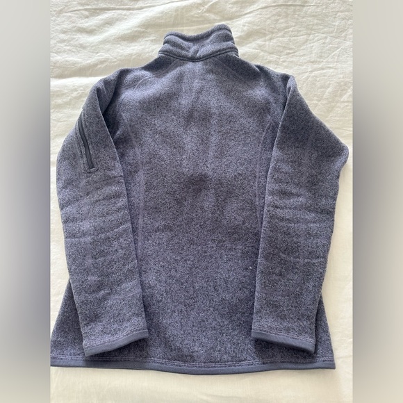 Woman’s Patagonia Fleece - Picture 3 of 3